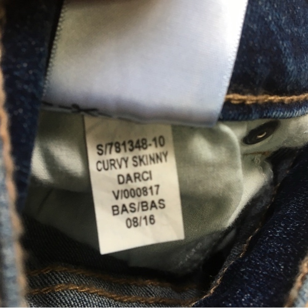 NWT Old Navy Women's Curvy Skinny Darci Mid-Rise Blue Jeans, Size 4 Regular - Picture 11 of 11